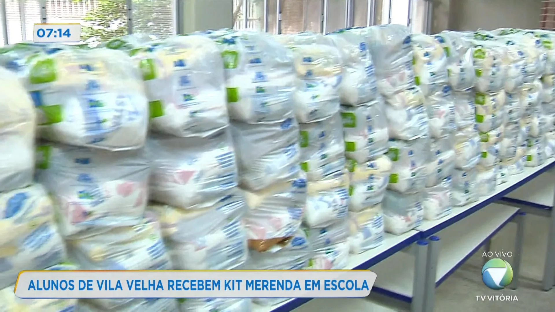 Prefeitura de Vila Velha distribui kits merenda para alunos