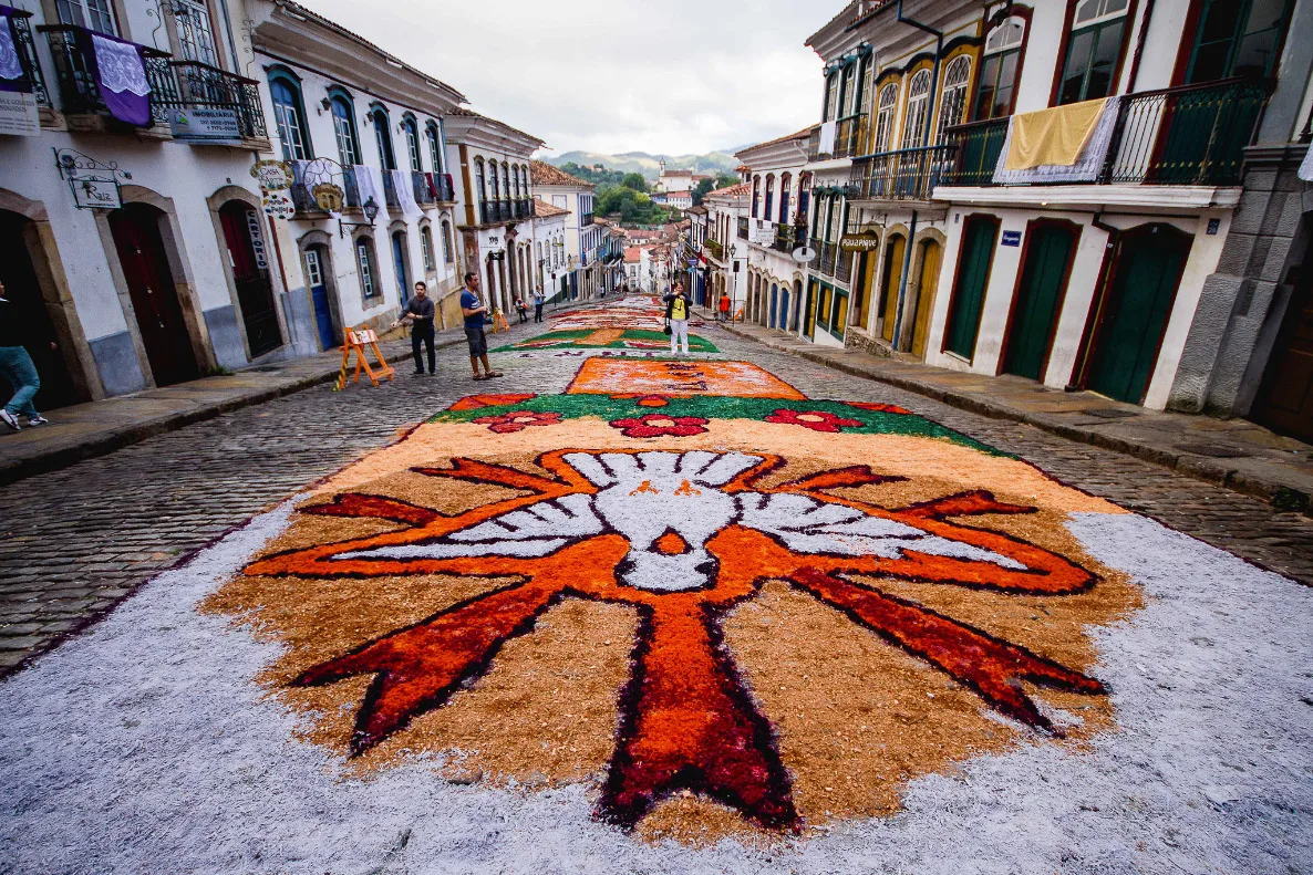 Celebrações da Semana Santa voltam às ruas em cidades históricas de cinco Estados