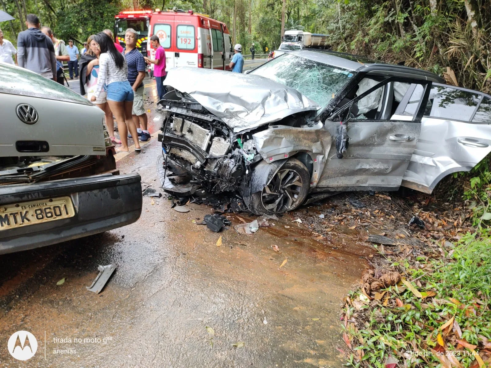 Três pessoas ficam feridas em grave acidente na BR 262, em Domingos Martins