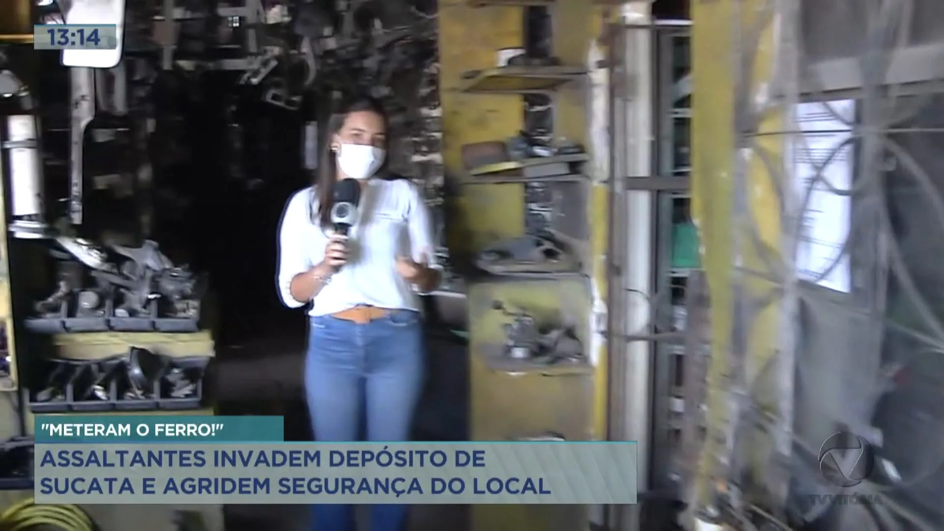 Segurança que trabalha em ferro velho de Jardim Limeiro, na Serra, reage a assalto e acaba ferido.