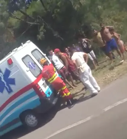 Motociclista perde a perna em acidente com carreta na Rodovia do Contorno