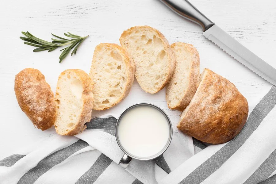 O pão mofou? Saiba o que fazer e se faz mal a saúde