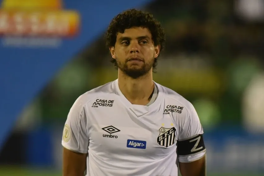 Jogador Victor Ferraz se despede do Santos: 'Não imaginei que chegaria tão longe'