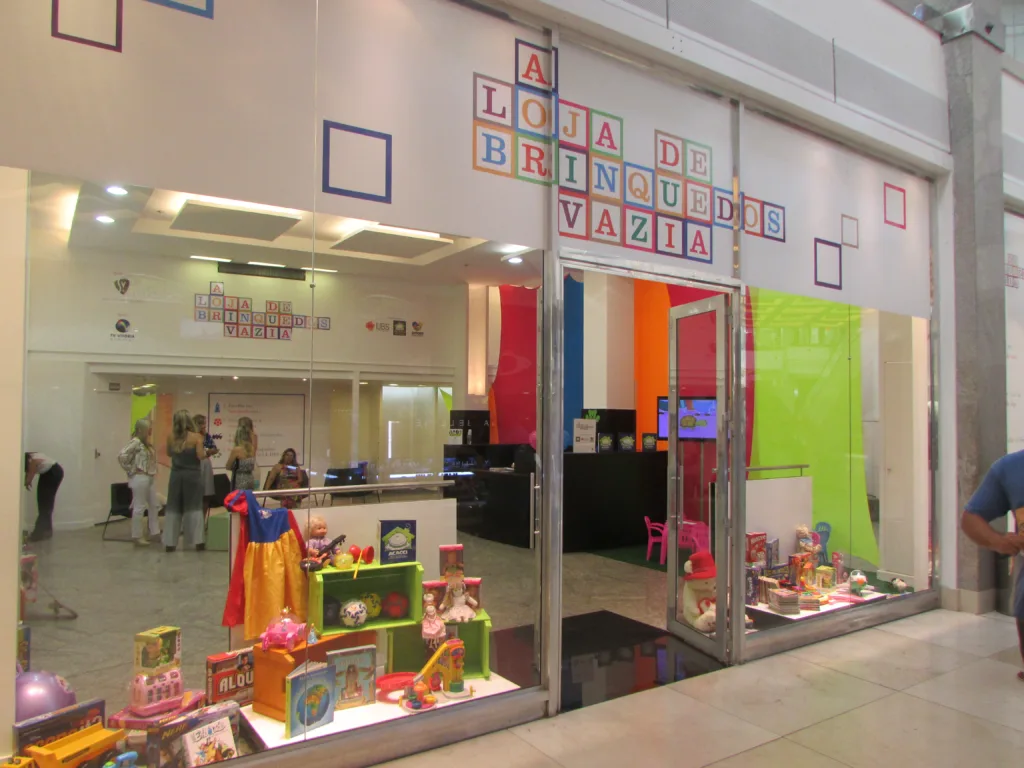 Loja de Brinquedos Vazia  2015