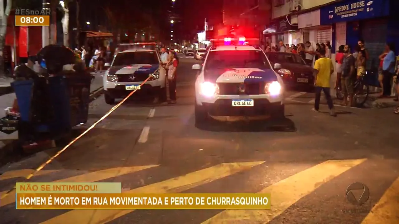 Homem é morto em rua movimentada e perto de churrasquinho