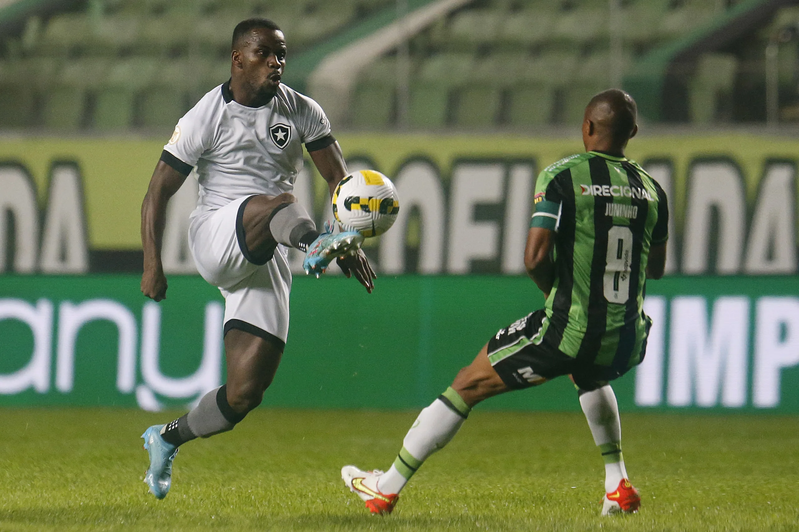 Botafogo leva surra do América-MG e se complica nas oitavas da Copa do Brasil