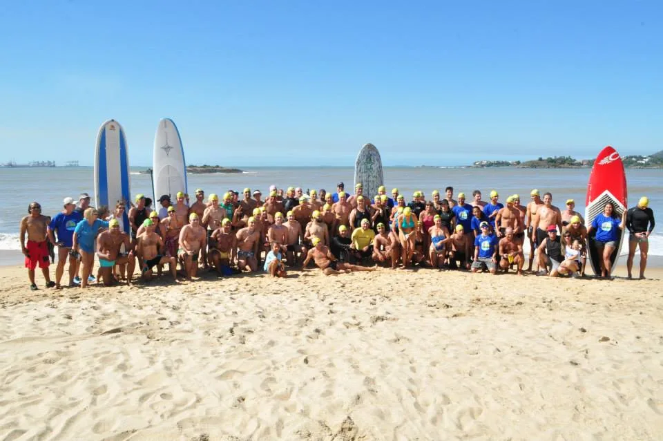 Pela despoluição da Praia de Camburi, capixabas participam de maratona aquática de 24 horas