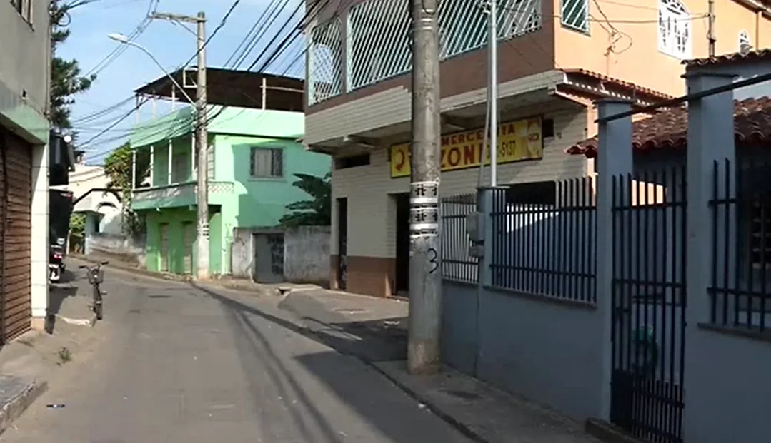 Homem baleado em bar na Serra está na UTI; alvo dos criminosos era um adolescente de 15 anos