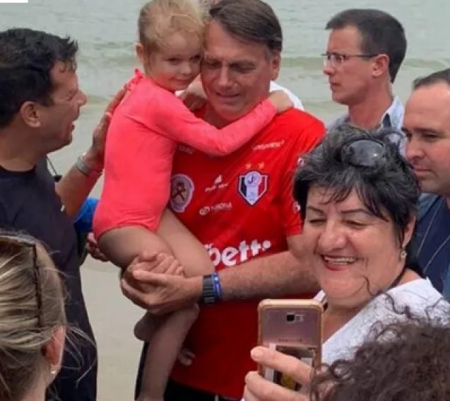 'Não vou entrar no mérito', diz Bolsonaro sobre prisão de Crivella