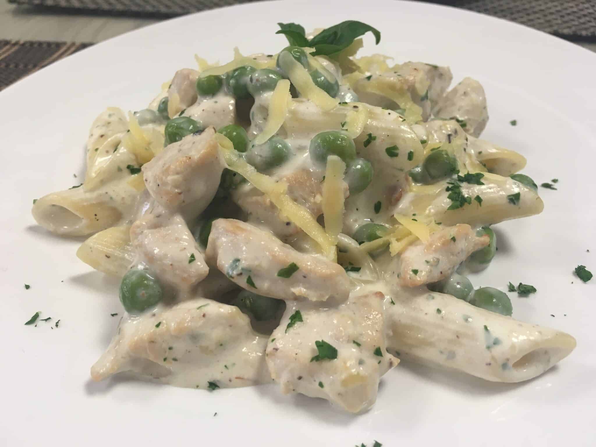 Filé de Frango cremoso com penne