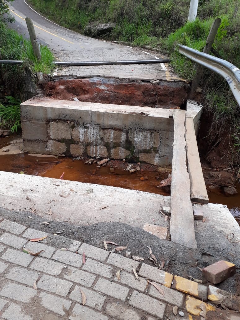 Atraso nas obras na Rota do Lagarto incomoda em Domingos Martins