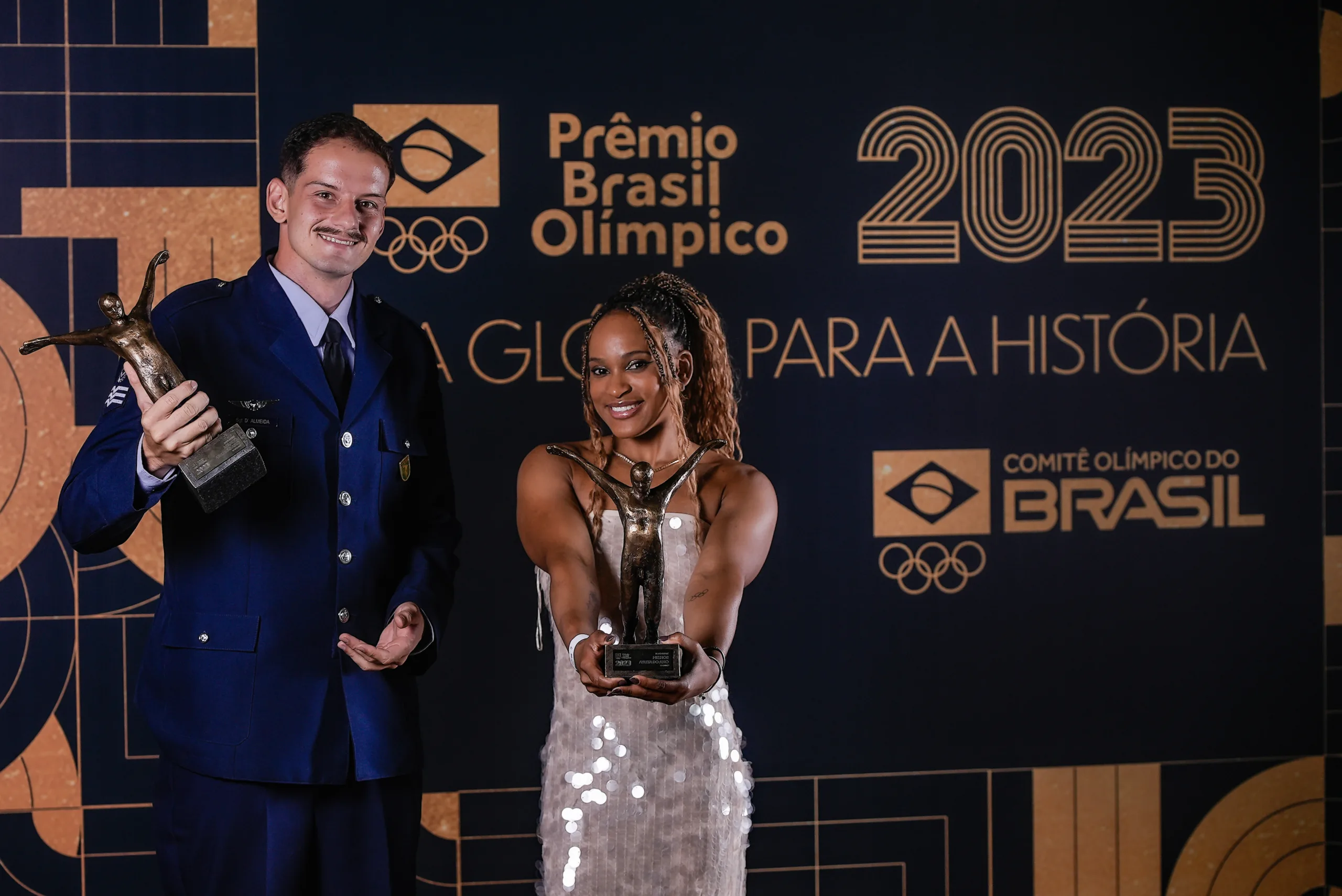 15.12.2023 – Prêmio Brasil Olímpico 2023 – Na foto, Marcus Vinicius D’Almeida e Rebecca Andrade são os vencedores do Troféu Rei Pelé de Melhor do Ano masculino e feminino – Foto: Alexandre Loureiro/COB @alexandreloureiroimagens