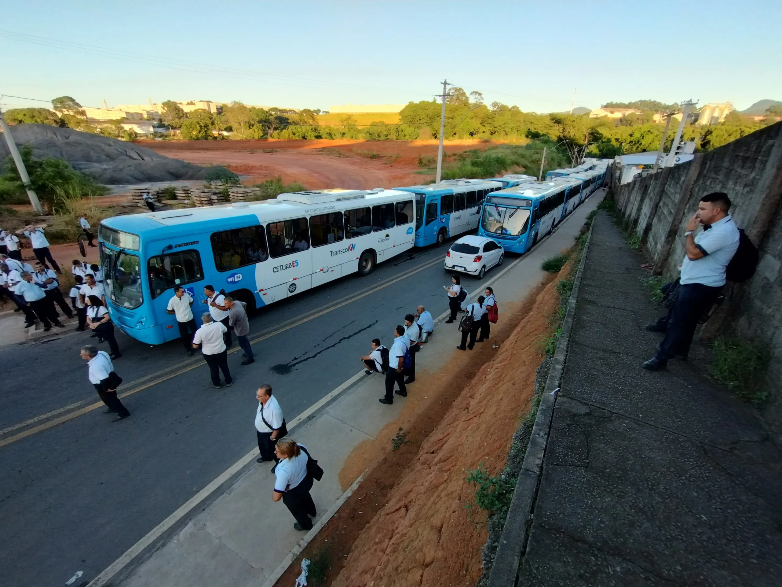 Sem ônibus! Paralisação de rodoviários pega passageiros de surpresa na Grande Vitória