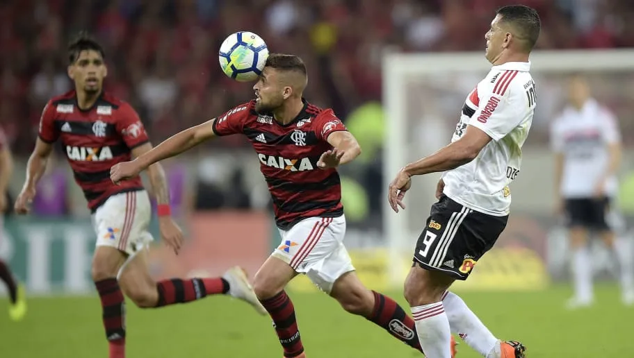 São Paulo e Flamengo empatam e ajudam Palmeiras no Brasileirão