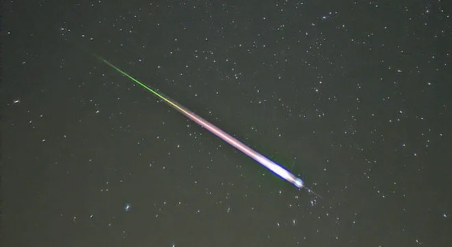 Chuva "gigante" de meteoros poderá ser vista nesta madrugada no ES