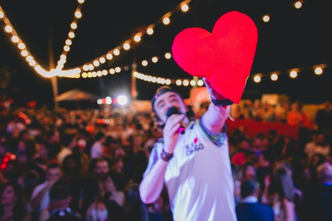 Festa Fica Comigo terá pagode retrô na Praia do Canto, em Vitória