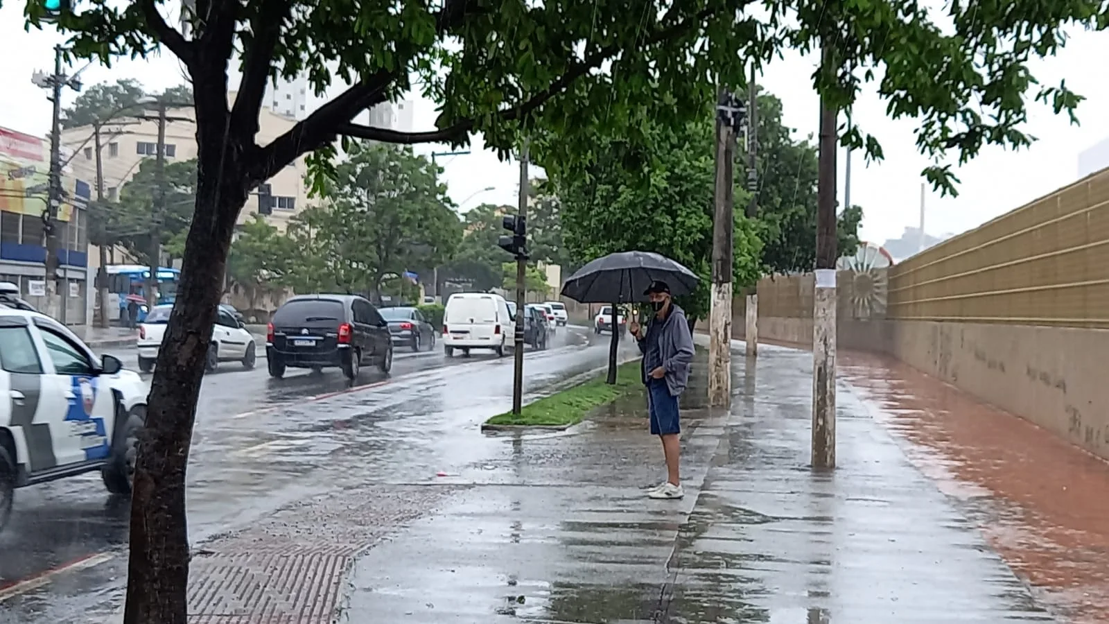 Alerta laranja: Previsão de chuvas volumosas e ventos de até 100 km/h no ES