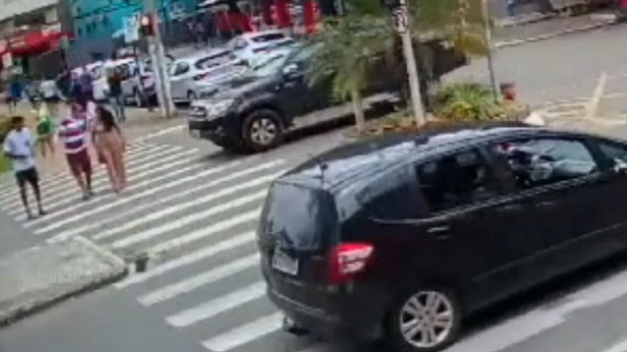 VÍDEO | Homem morre ao ser atropelado na faixa de pedestres em Colatina