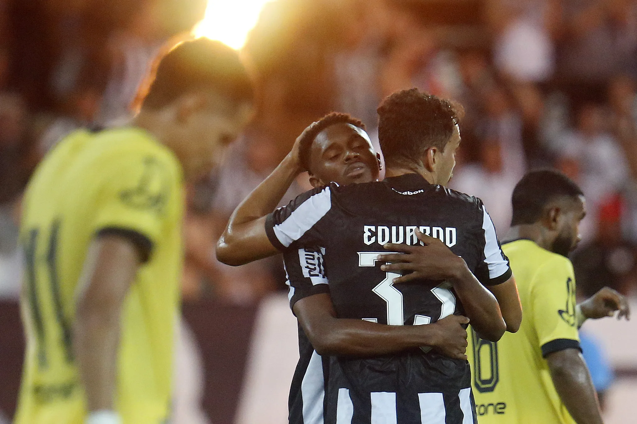 Botafogo vence Madureira em estreia no Campeonato Carioca