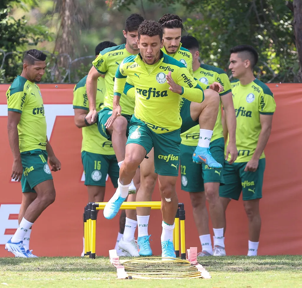 Cansado, Palmeiras roda o elenco em primeiro jogo em casa na Libertadores