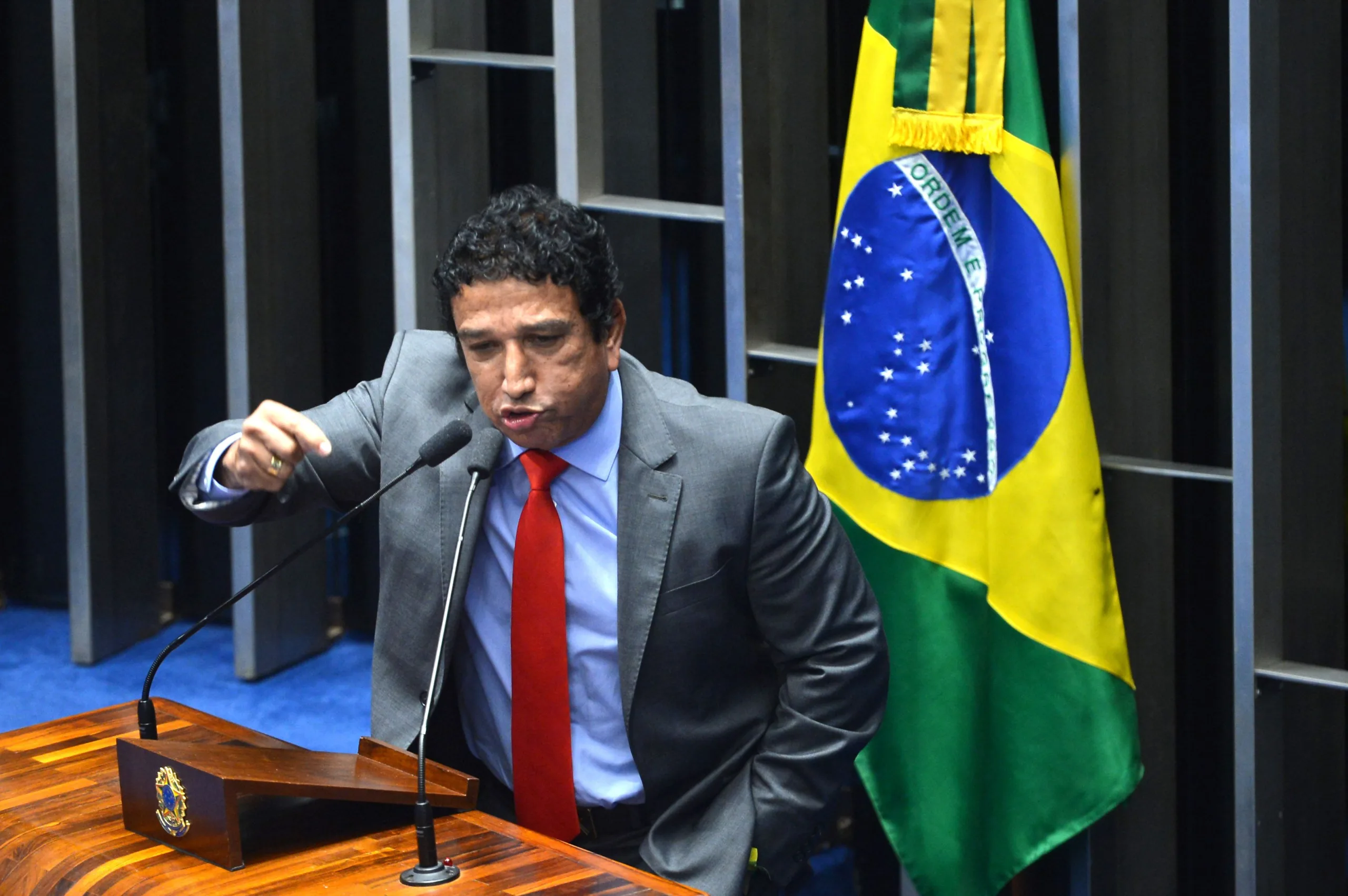 Sessão do Senado P/a votação do Impeachment,fala do Senador Magno Malta.