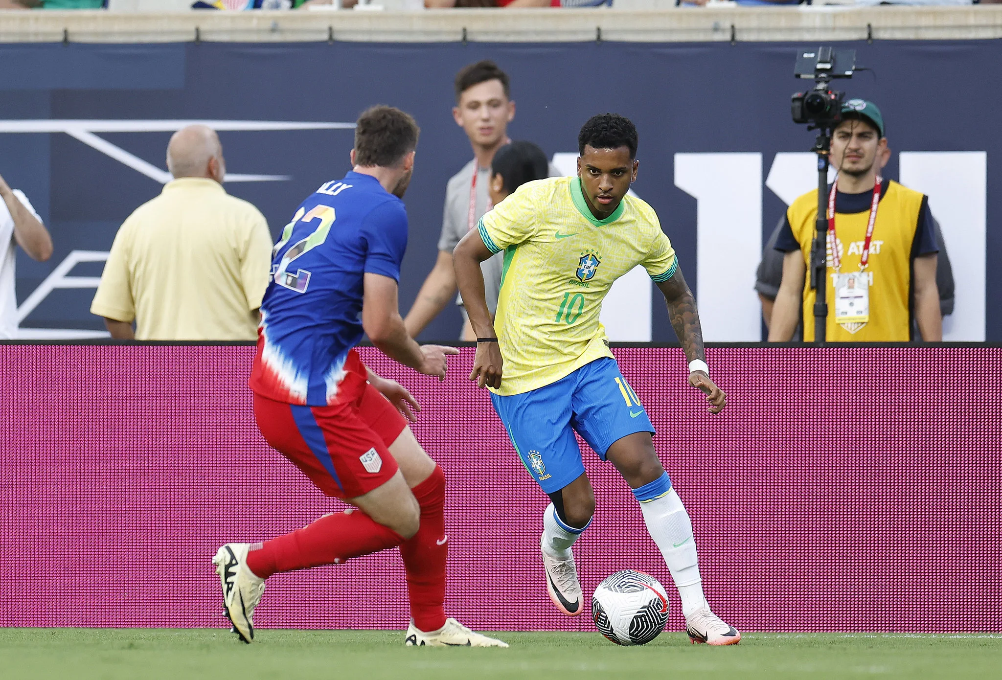 Rodrygo critica falta de capricho da Seleção Brasileira contra os EUA