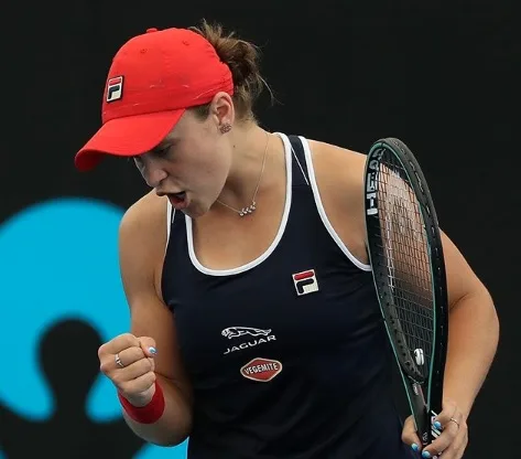 Número 1 do mundo, Barty vence de virada e vai à final em Adelaide