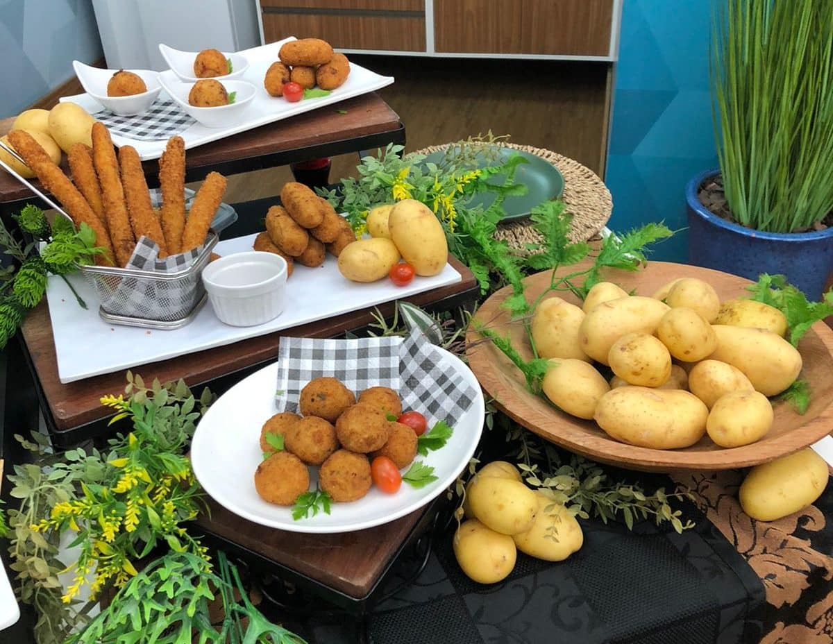 Deliciosos e econômicos bolinhos de batata com queijo