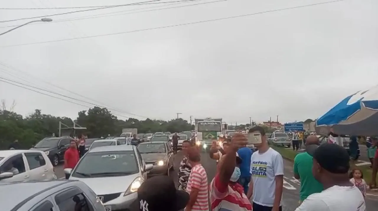 VÍDEO | Motoristas fazem protesto na Rodovia do Sol após reajuste nas tarifas dos pedágios