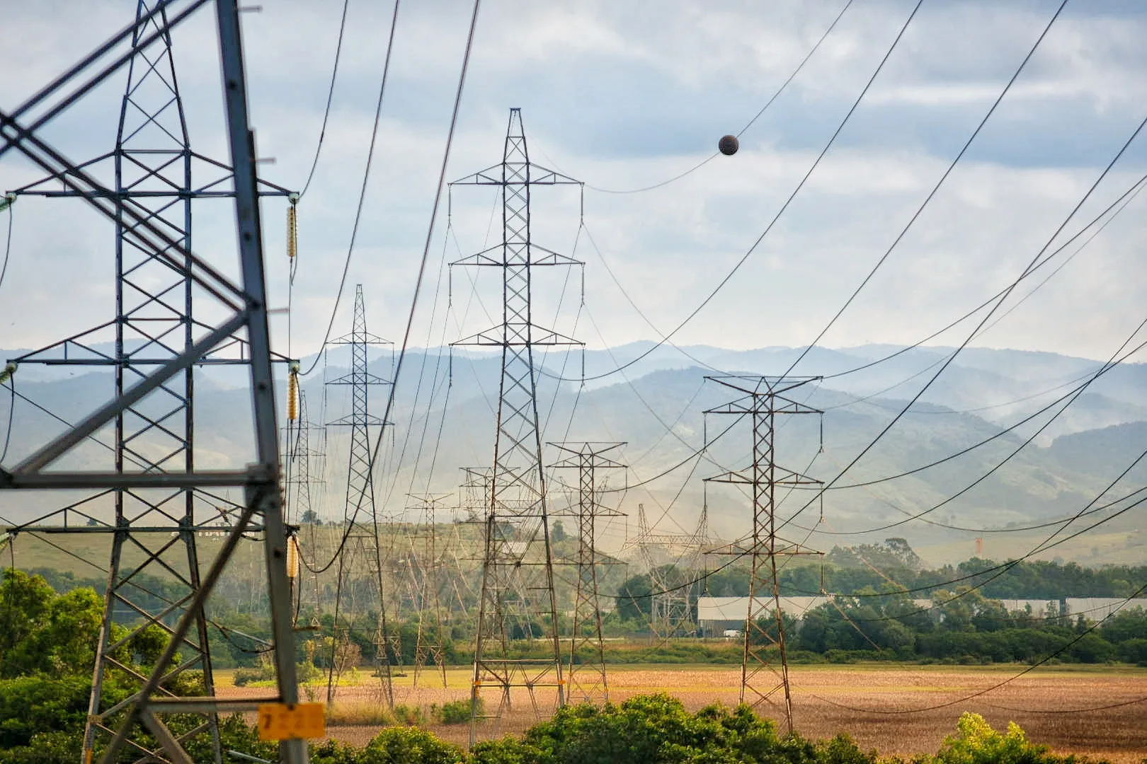 EDP abre inscrições para programa de graça de aprendiz de eletricista