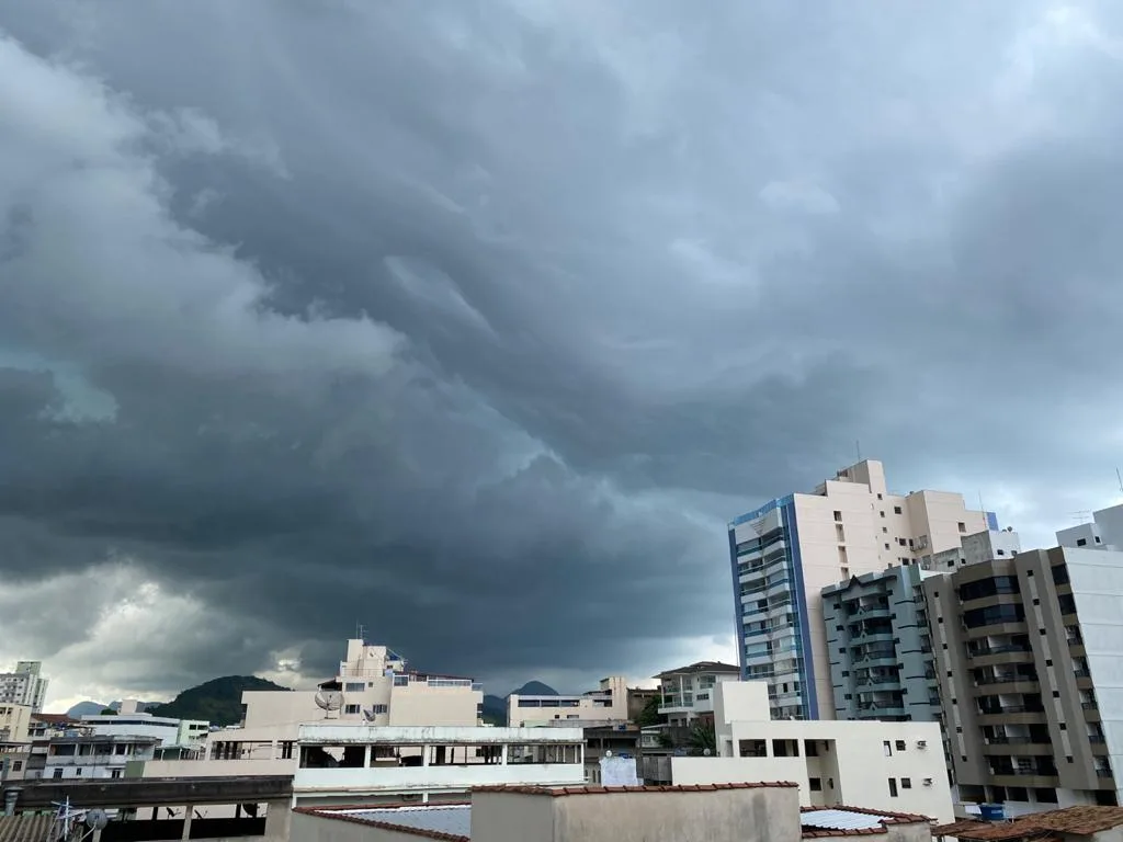 Instituto mantém alerta de temporal para 60 municípios do Espírito Santo