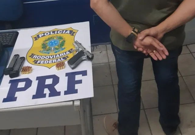 PRF prende homem por porte ilegal de arma de fogo na BR 259