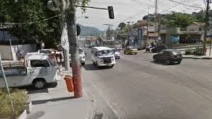 Homem morre após explosão dentro de veículo no Complexo do Alemão