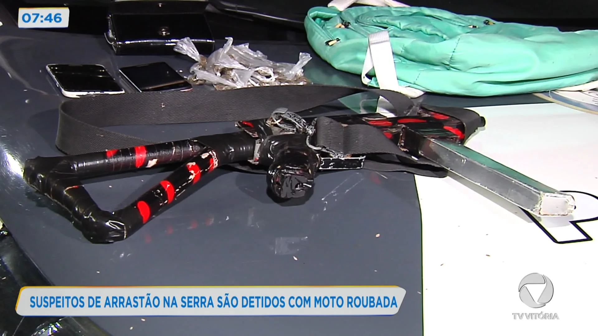 Suspeitos de arrastão na Serra são detidos com moto roubada