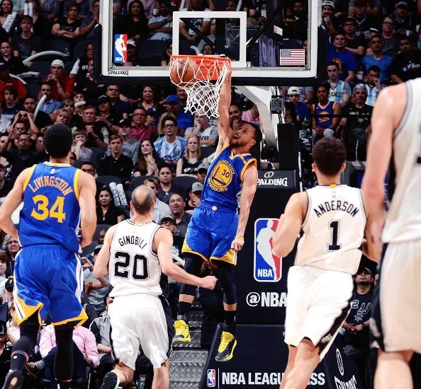 Warriors 'varre' Spurs e se garante em 3ª final seguida na NBA