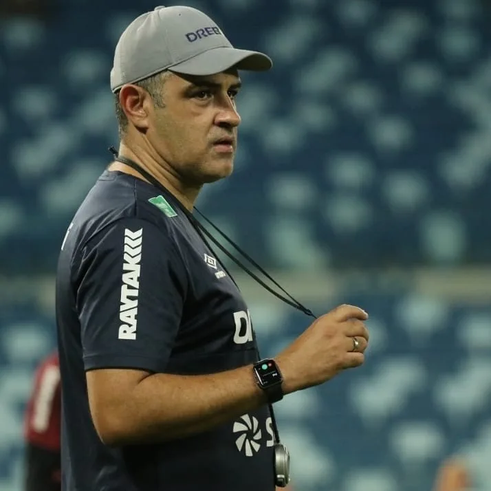 Fortaleza anuncia demissão do técnico Marcelo Chamusca após derrota para o Sport