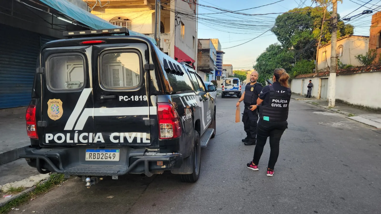 Polícia prende dois suspeitos de assaltar juíza na Praia da Costa