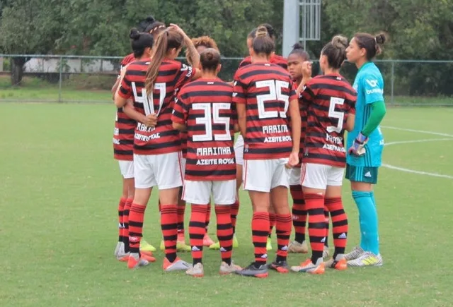Flamengo vence por 56 a 0 no Campeonato Carioca Feminino e levanta debate