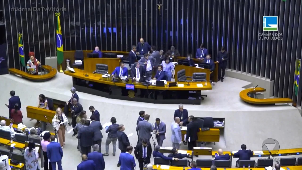 Veja como votaram os deputados capixabas no projeto da Minirreforma Eleitoral