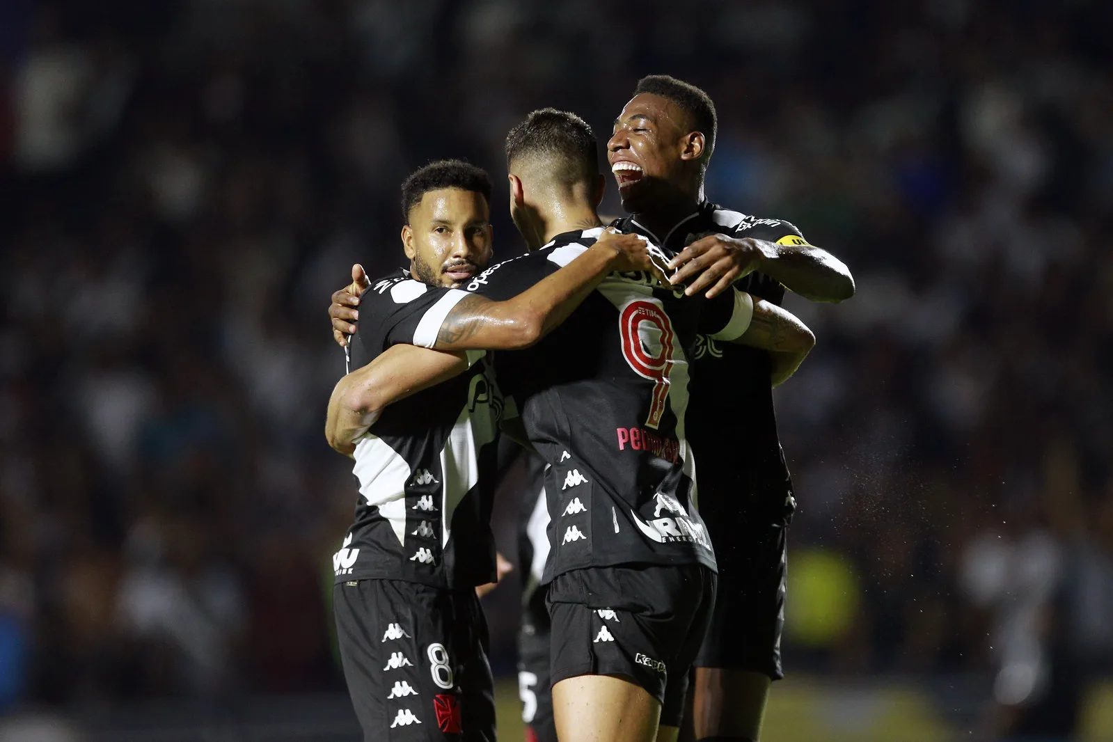 Pedro Raul desencanta e Vasco se reabilita no Carioca ao golear o Resende