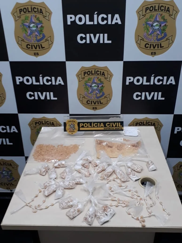 Polícia Civil apreende mais de mil pedras de crack em Cariacica