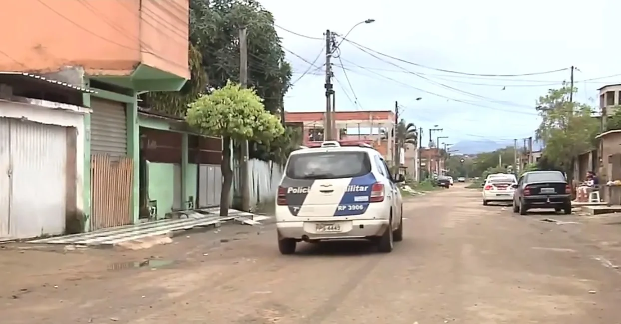 Homem é morto a tiros no rosto em bairro de Cariacica durante a madrugada de domingo (28)