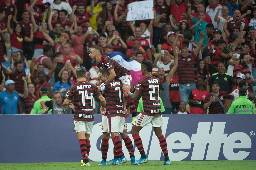 Eficiente, Flamengo bate o Santos no Rio e garante título simbólico do 1º turno