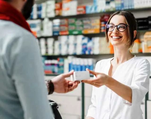 Drogaria seleciona atendente e farmacêutico para Cariacica