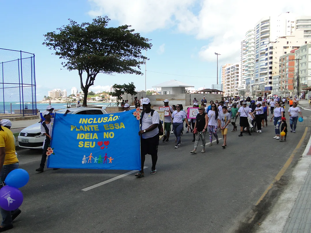 Apae reuniu cerca de 200 pessoas na IV Caminhada da Pessoa com Deficiência em Guarapari