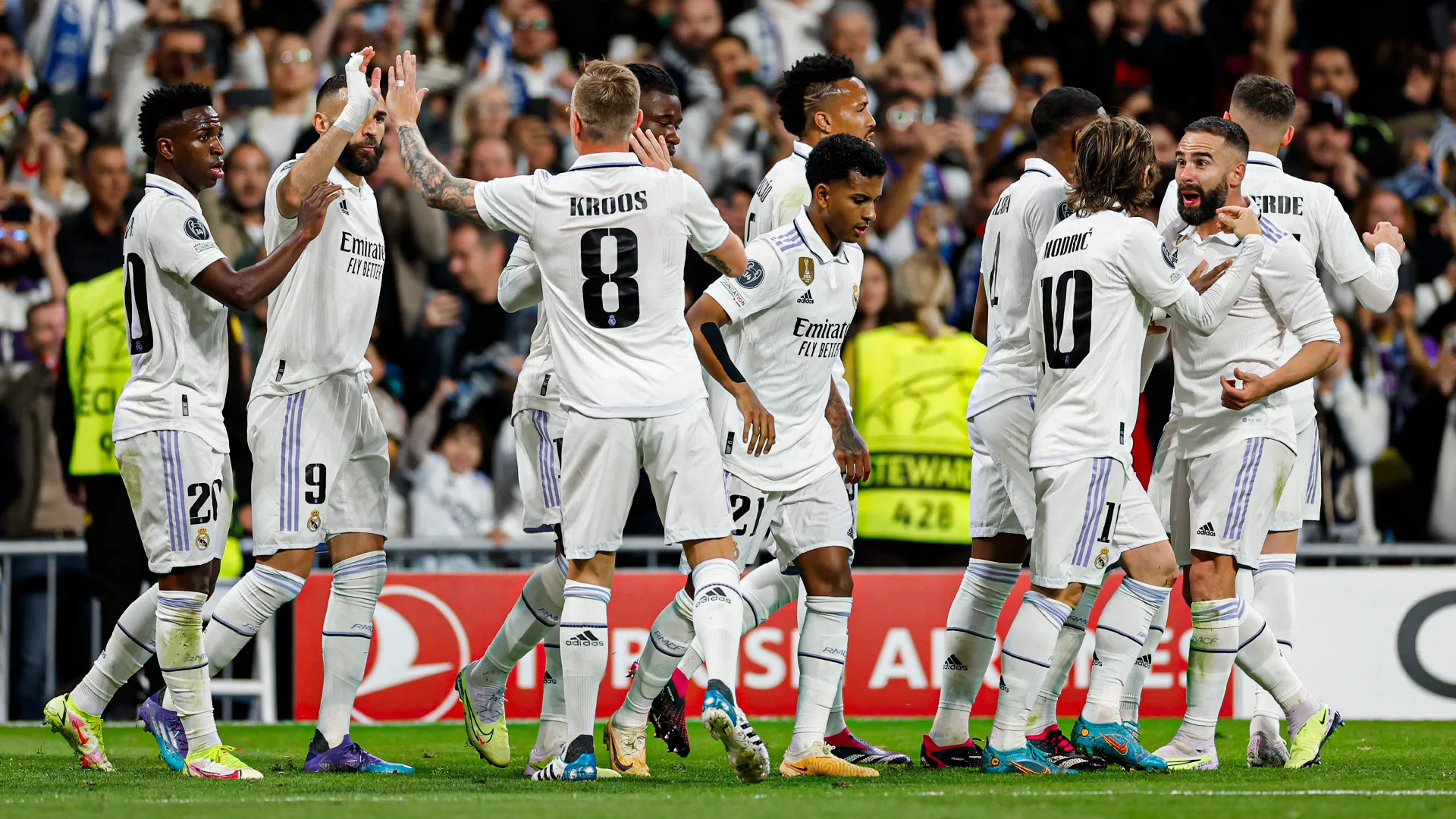 Vini Jr. participa de gols e Real sai na frente em duelo com Chelsea na Liga dos Campeões