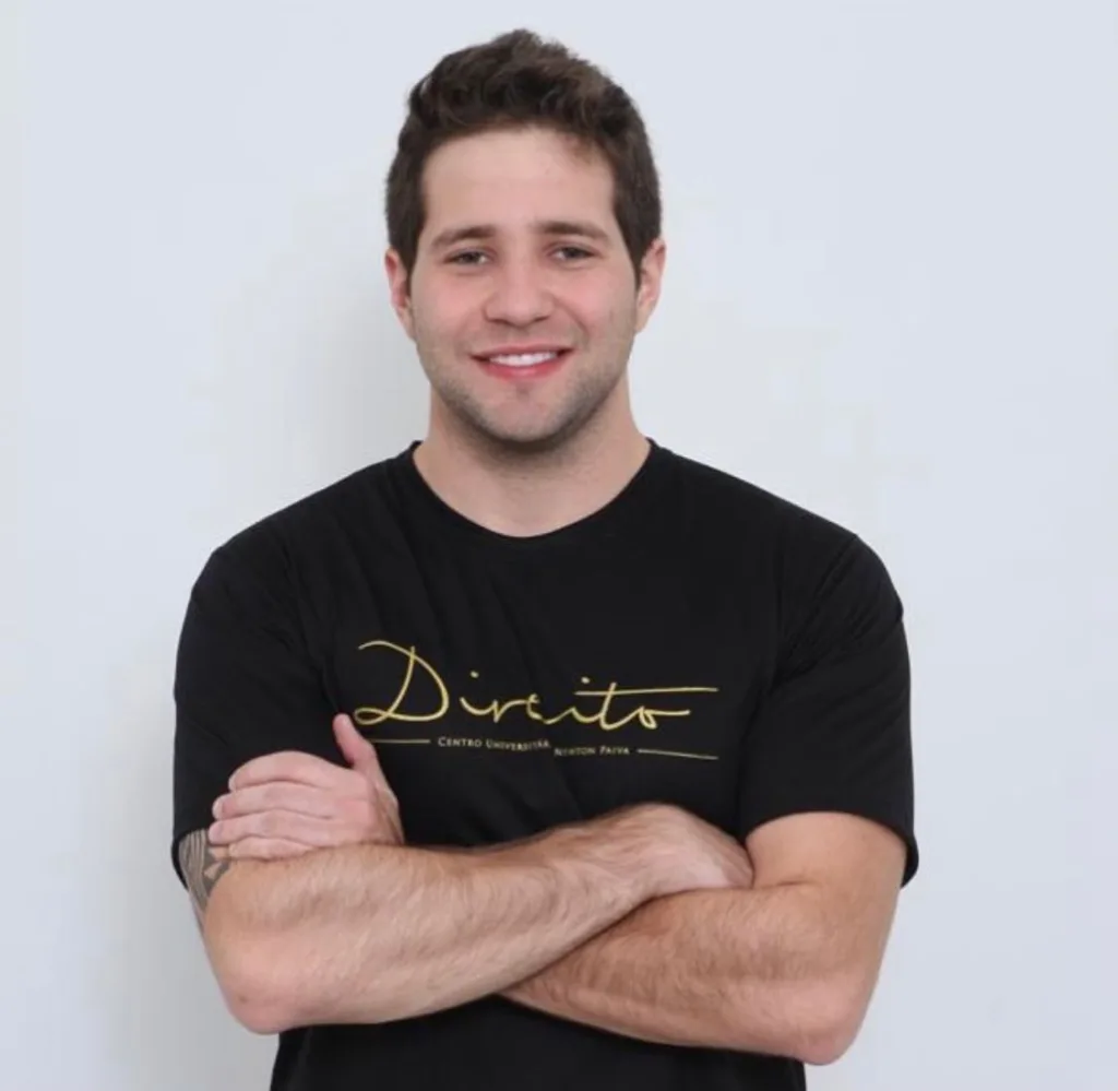 Advogado famoso da web, Marcello Safe faz sucesso como mentor Advogado famoso da web, Marcello Safe faz sucesso como mentor