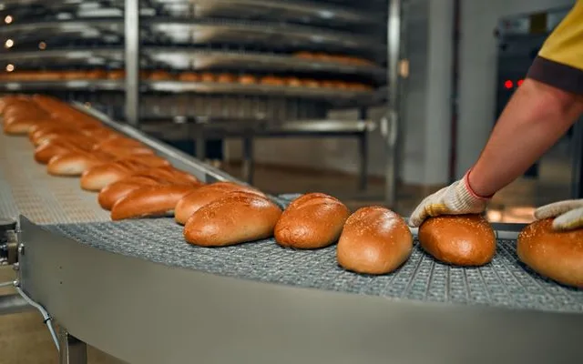 Uso de lubrificantes certificados é essencial para indústria alimentícia