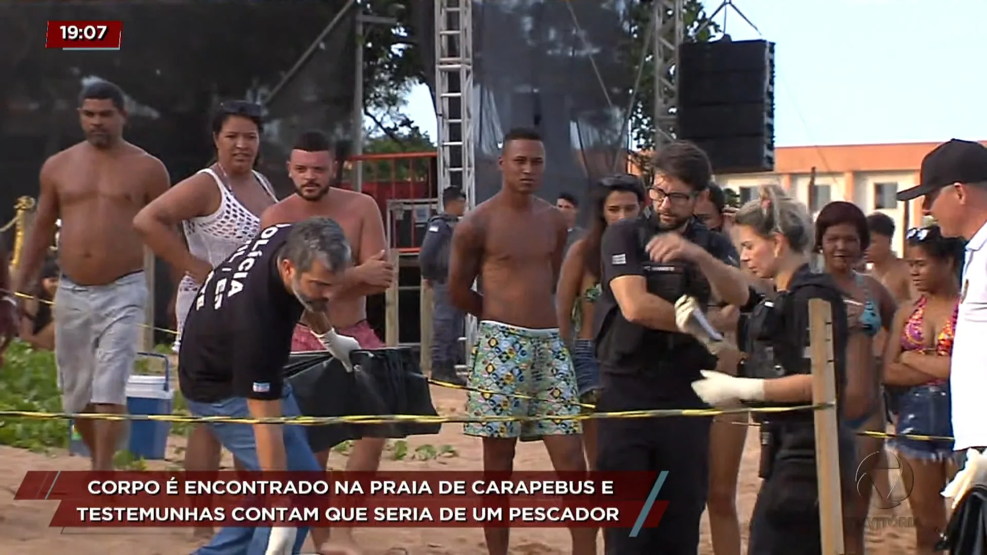 Corpo é encontrado boiando na praia de Carapebus na Serra