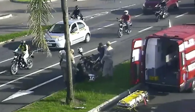 Acidente com moto é registrado em Vitória. Veja a situação do trânsito!